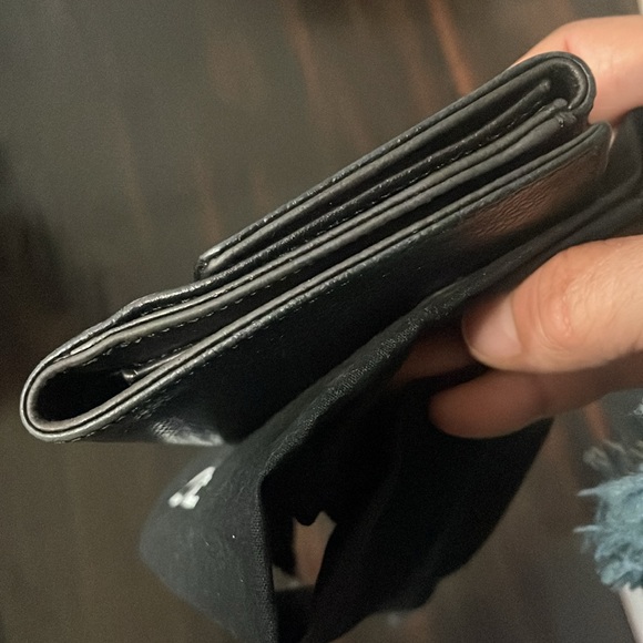 CHANEL BLACK Wallet GUC - Picture 5 of 17